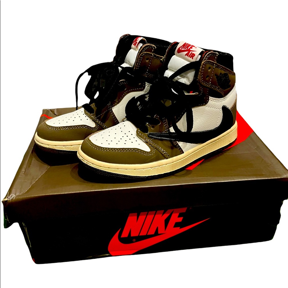 Travis Scott jordon size 6